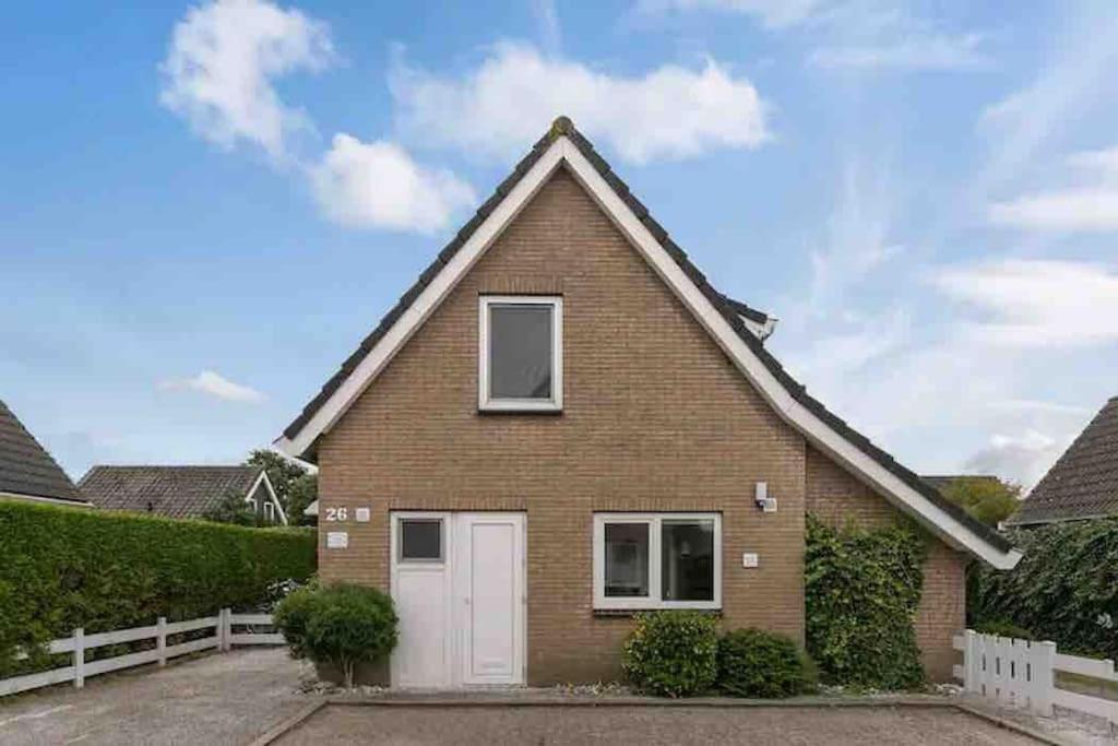 Huebsches Ferienhaus In Ouddorp - Fusslaeufig Zum Strand Und Zentrum Exteriör bild
