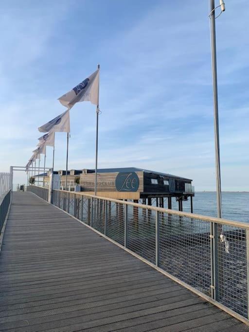 Huebsches Ferienhaus In Ouddorp - Fusslaeufig Zum Strand Und Zentrum Exteriör bild