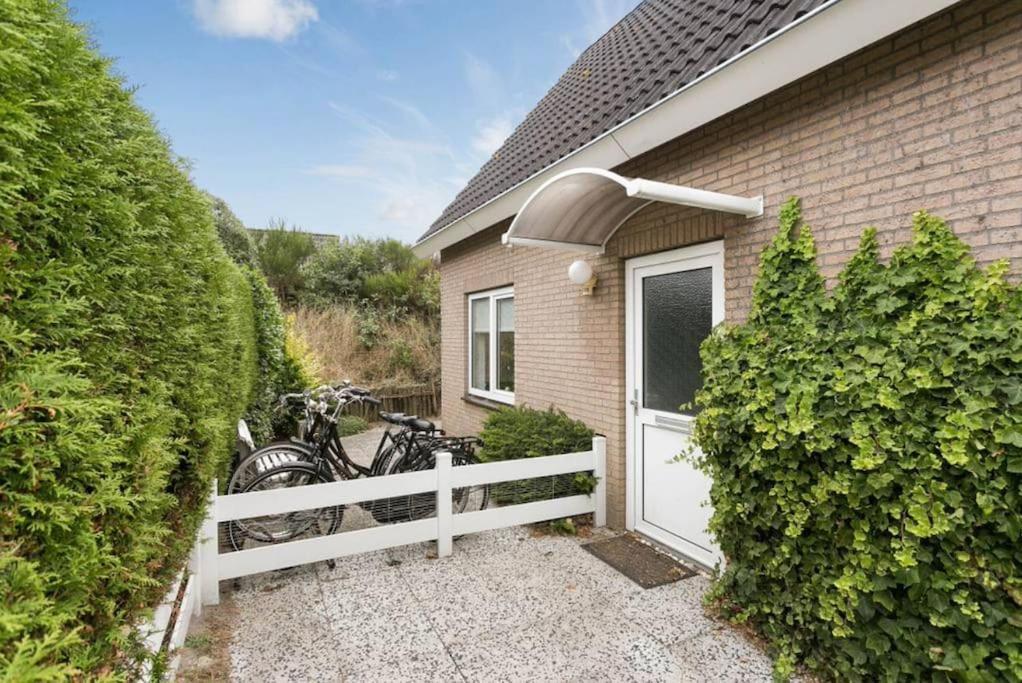 Huebsches Ferienhaus In Ouddorp - Fusslaeufig Zum Strand Und Zentrum Exteriör bild