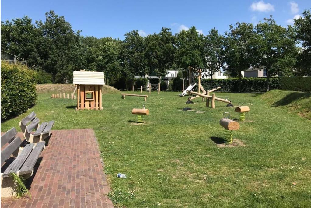 Huebsches Ferienhaus In Ouddorp - Fusslaeufig Zum Strand Und Zentrum Exteriör bild