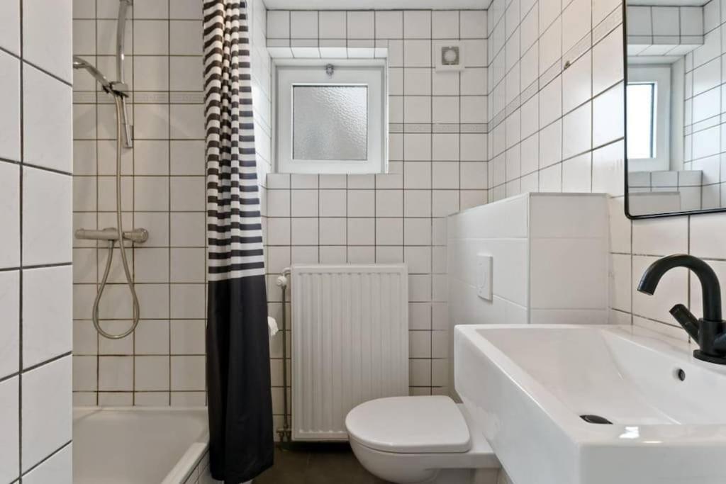 Huebsches Ferienhaus In Ouddorp - Fusslaeufig Zum Strand Und Zentrum Exteriör bild