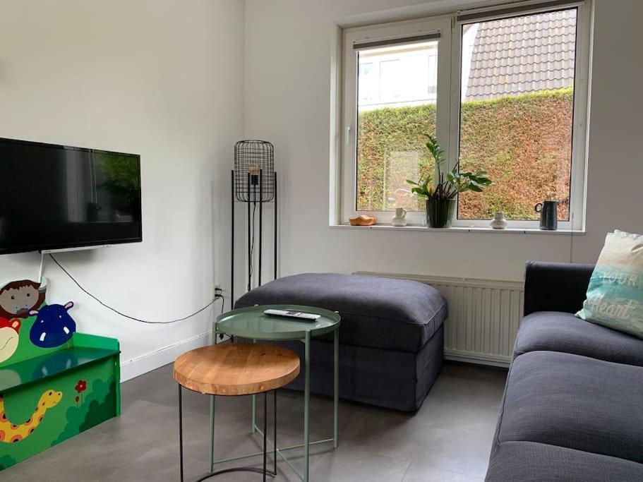 Huebsches Ferienhaus In Ouddorp - Fusslaeufig Zum Strand Und Zentrum Exteriör bild