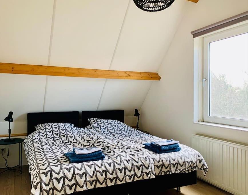 Huebsches Ferienhaus In Ouddorp - Fusslaeufig Zum Strand Und Zentrum Exteriör bild