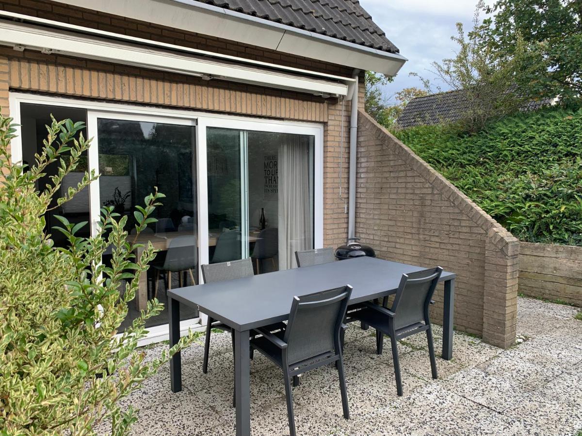 Huebsches Ferienhaus In Ouddorp - Fusslaeufig Zum Strand Und Zentrum Exteriör bild