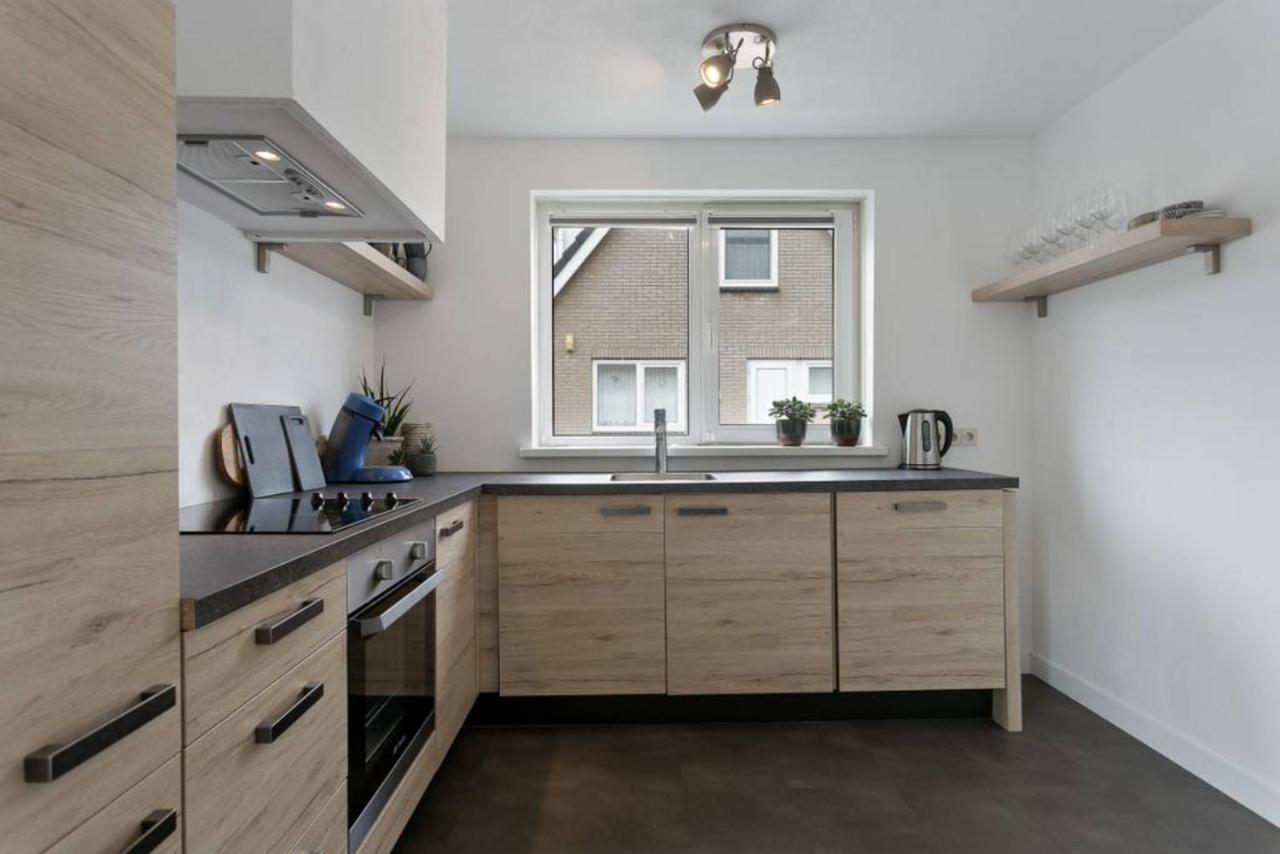 Huebsches Ferienhaus In Ouddorp - Fusslaeufig Zum Strand Und Zentrum Exteriör bild
